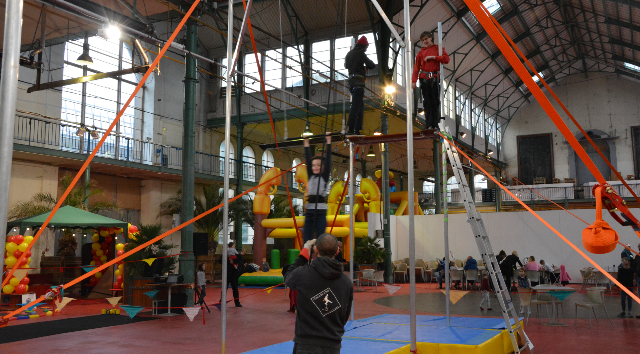 Photo LE CIRQUE DU BOUT DU MONDE 2